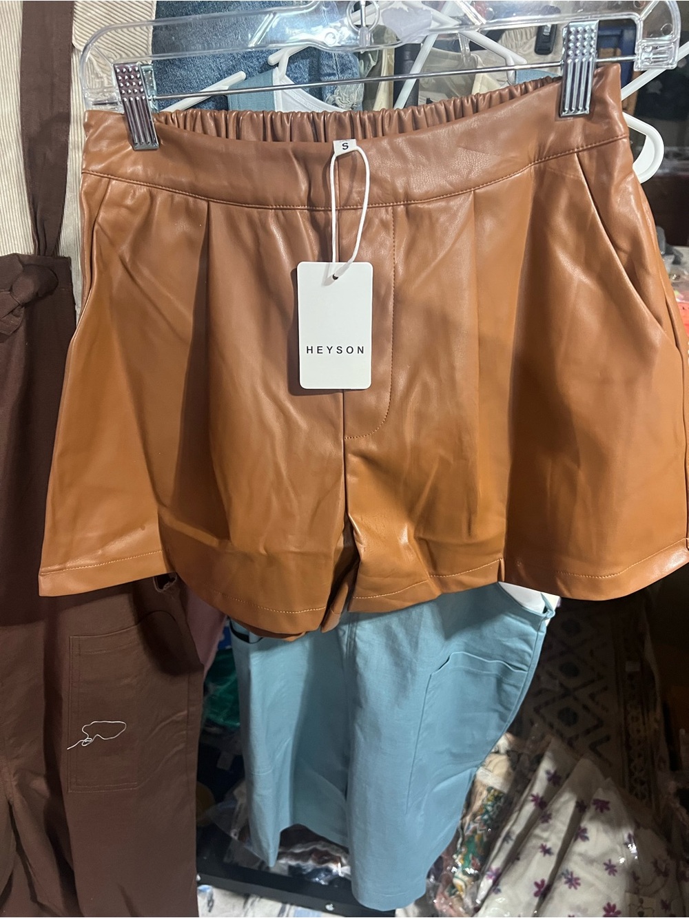 Casepack 2 sm 2 med 2 large HEYSON High-Waist Faux Leather Shorts — Tan
